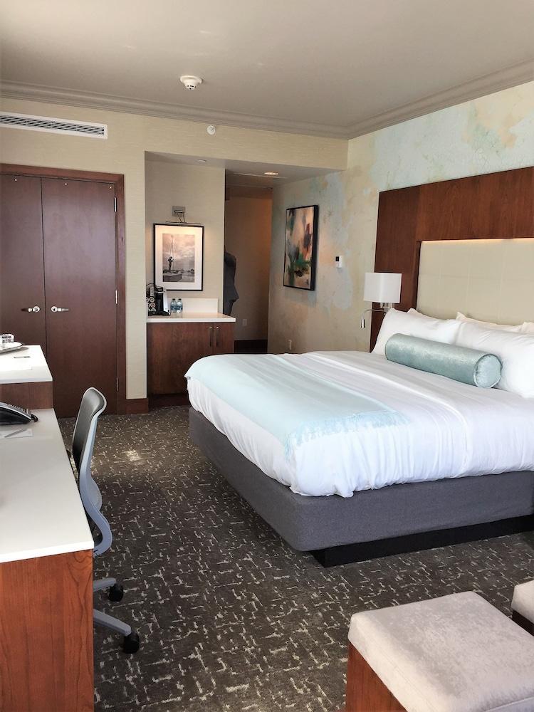 The Merrill Hotel & Conference Center, Muscatine, a Tribute Portfolio Hotel Esterno foto