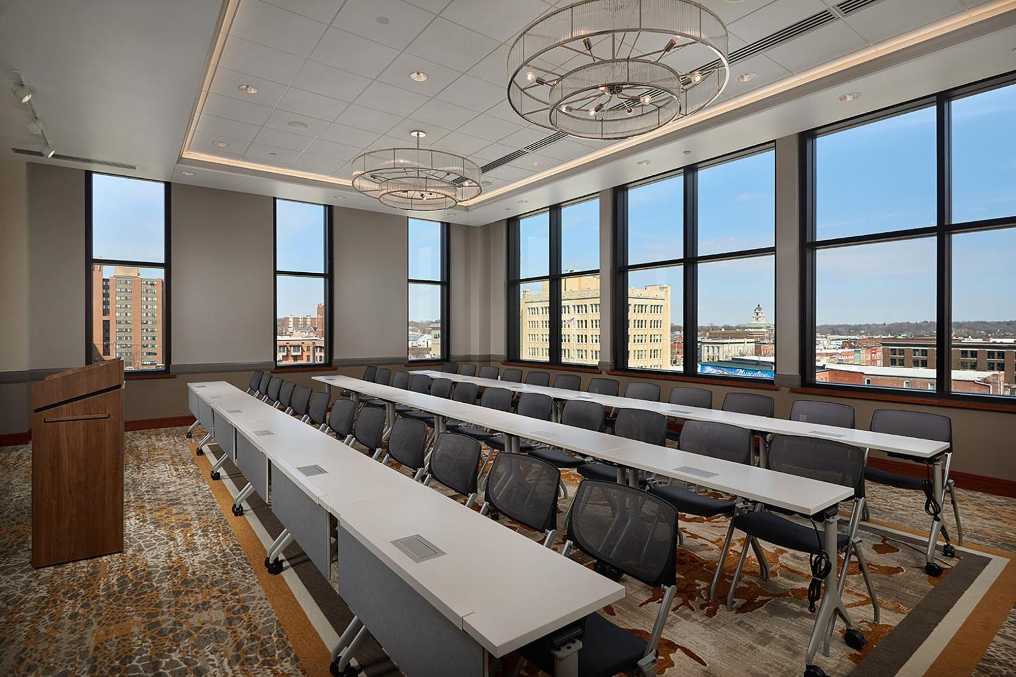 The Merrill Hotel & Conference Center, Muscatine, a Tribute Portfolio Hotel Esterno foto